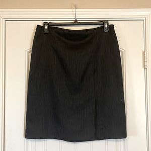 🆕 Classic Black Striped Skirt 💕